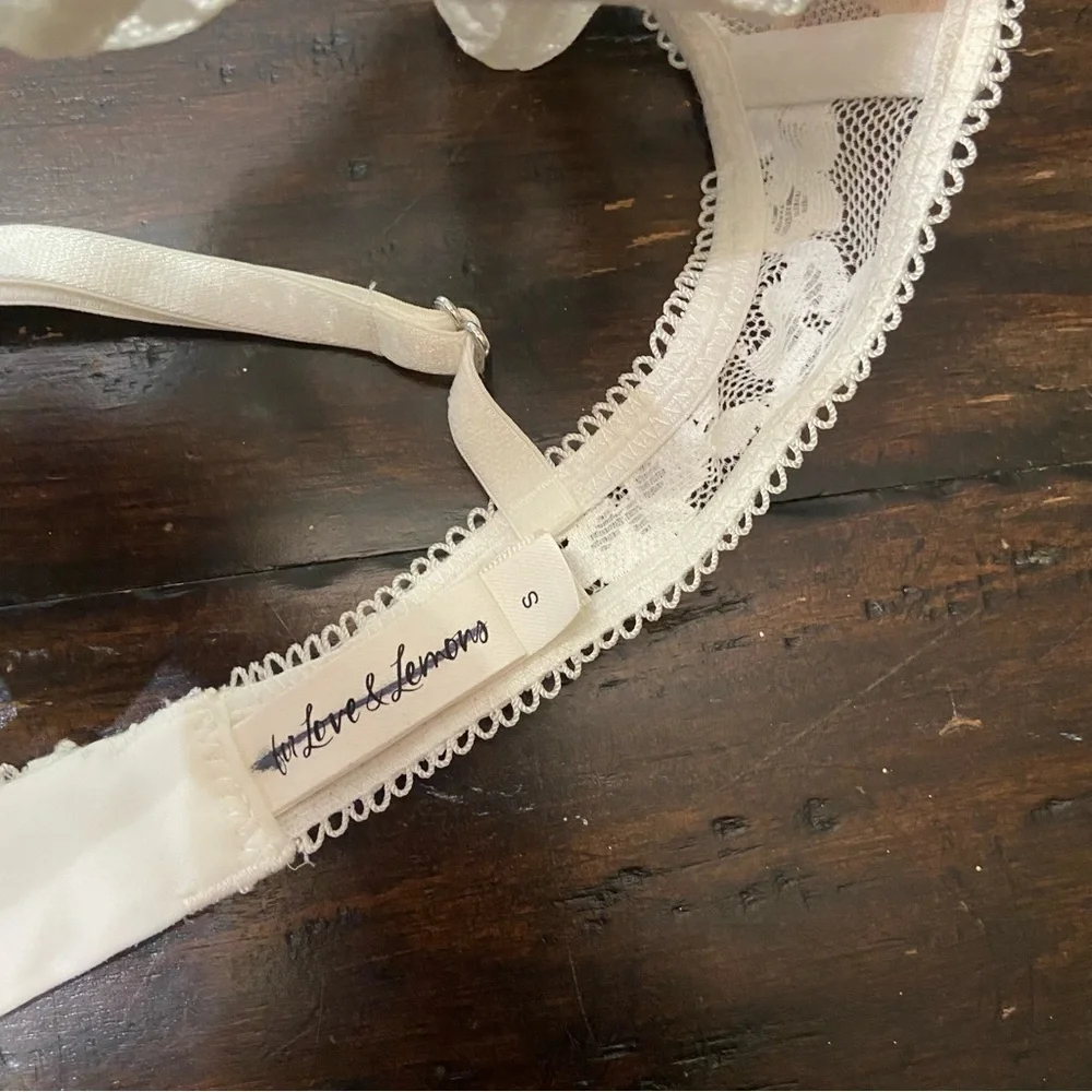 For love and lemons Lou Lace Cream Bra Size Small 1285